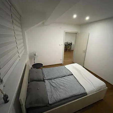 Sandra 4 * 弗尔沙茨